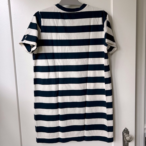 Everlane Organic Cotton Weekend Tee Dress - Navy / Canvas, size Medium - Picture 2 of 5